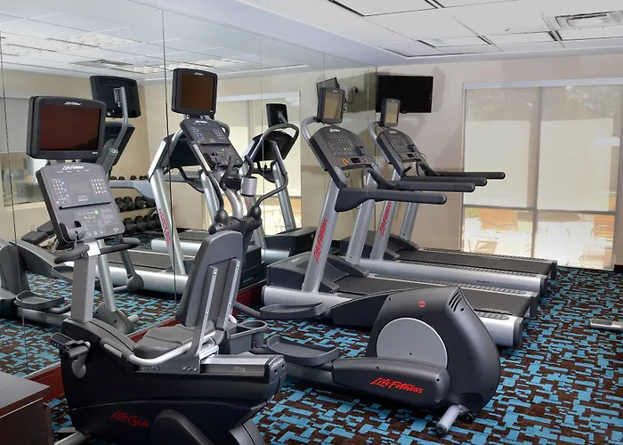 Fairfield & Hotel 3*